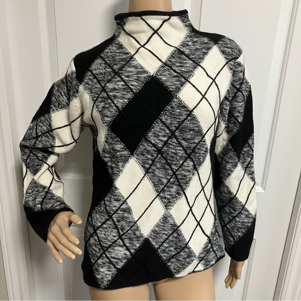 Black and White Argyle Women's Sweater